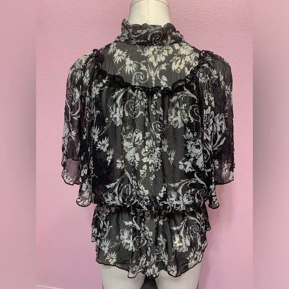 Gorgeous VTG Guess blouse - S - Picture 9 of 11